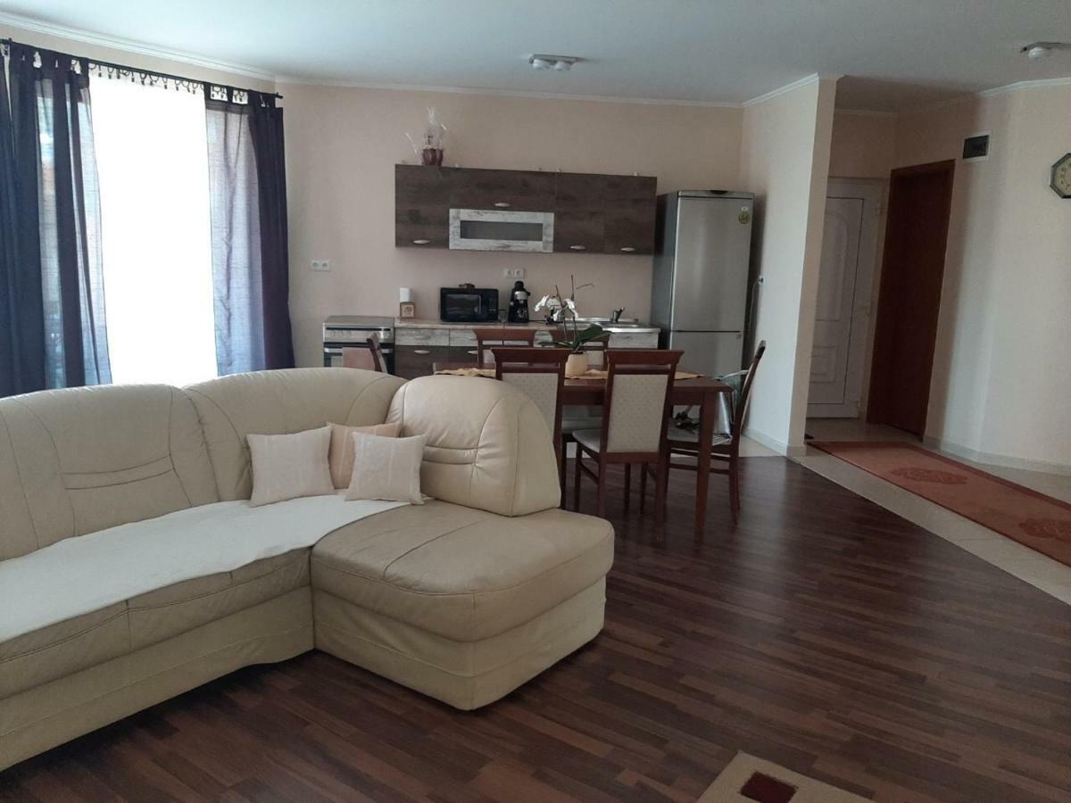 Aqua Line Apartmanhaz Hajdúszoboszló المظهر الخارجي الصورة
